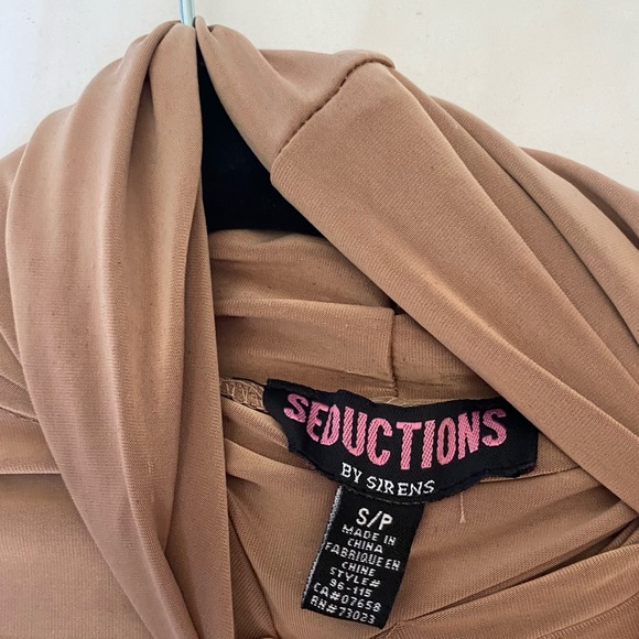 Ruched Front Skirt Set - Picture 4 of 4